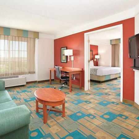 Hotel La Quinta By Wyndham Colorado Springs South Airport Exterior foto